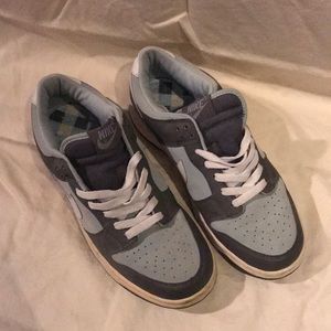 Hardly worn Nike sneakers